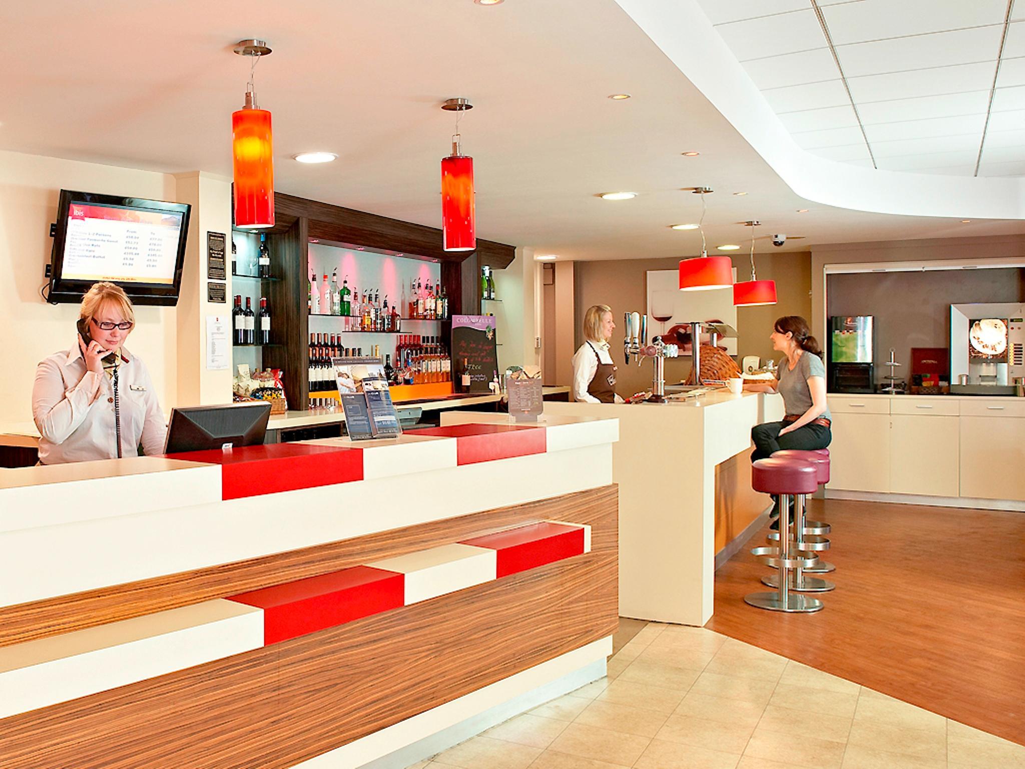 Ibis London Barking Hotel Barking  Exterior foto